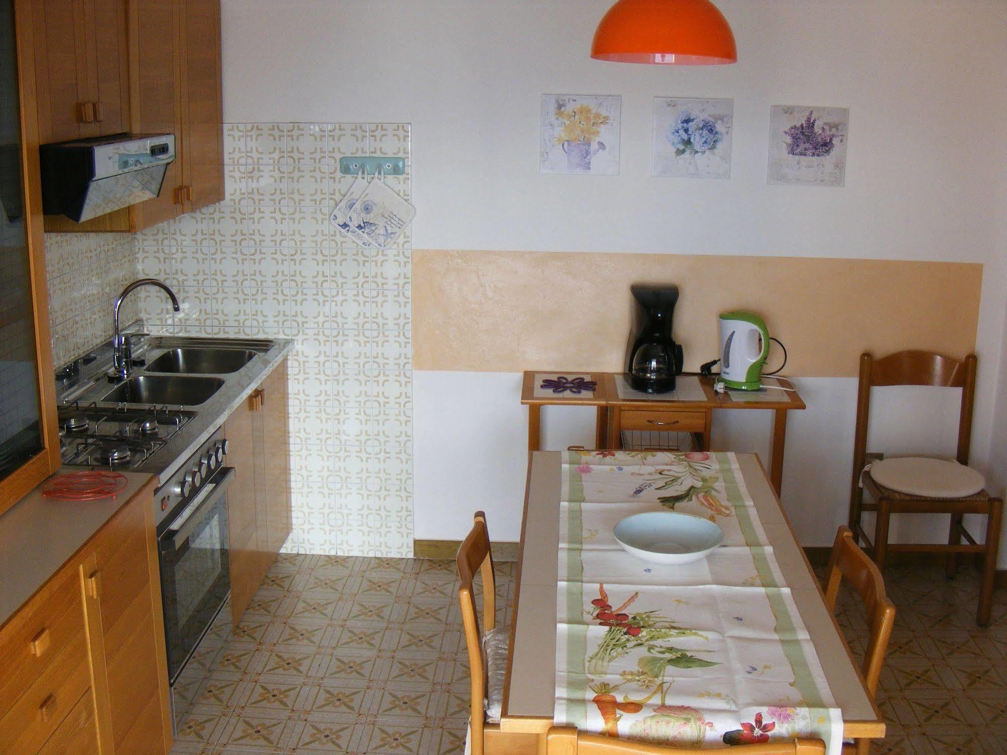 Casa Palmira Apartment Бренцоне сул Гарда Екстериор снимка
